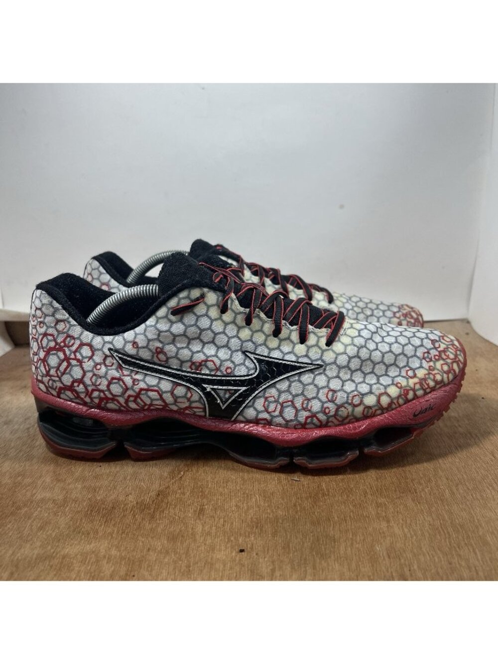 Mizuno Wave Prophecy 3 Men's Size 11 Running Shoes Red White